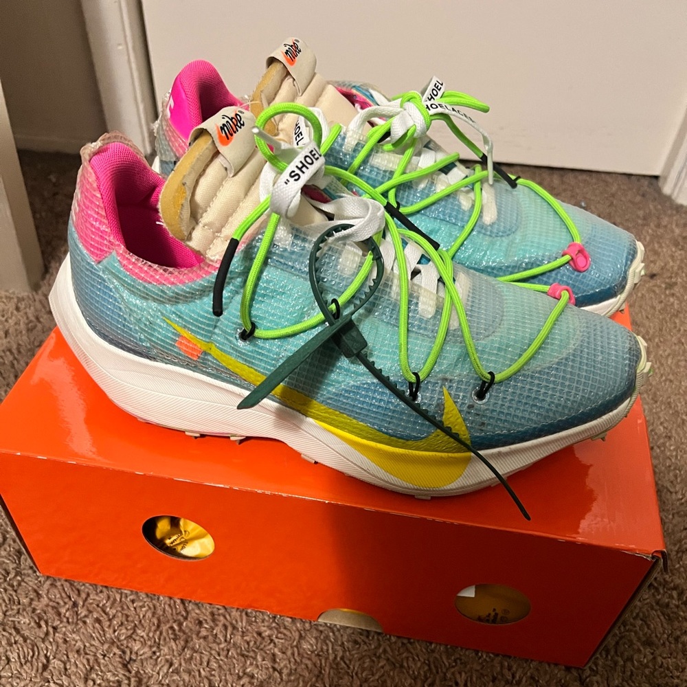 Off-White Vapor Street